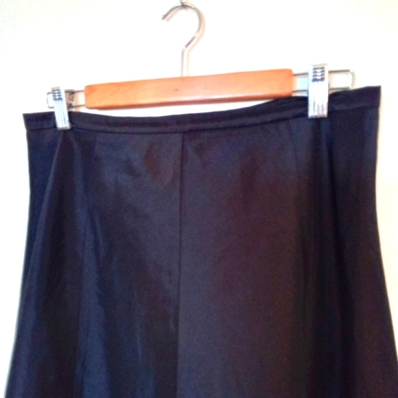 Gilani Full Skirt with Rosette Detail - Picture 2 of 10